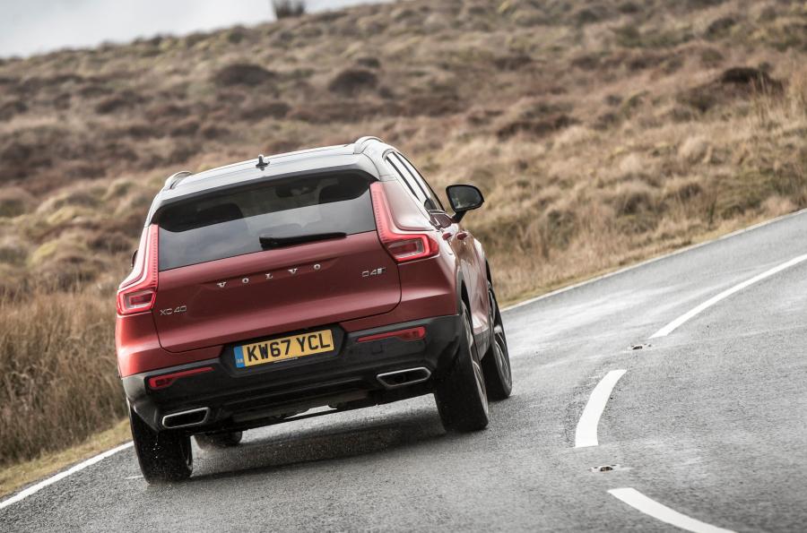  Volvo XC40 D4 R-Design 2017 года  (UK) (фото 37 из 40)